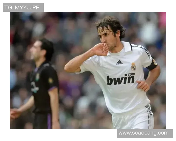 足球盛宴星光璀璨全球足球明星齐聚一堂的精彩瞬间 足球盛宴星光璀璨全球足球明星齐聚一堂的精彩瞬间