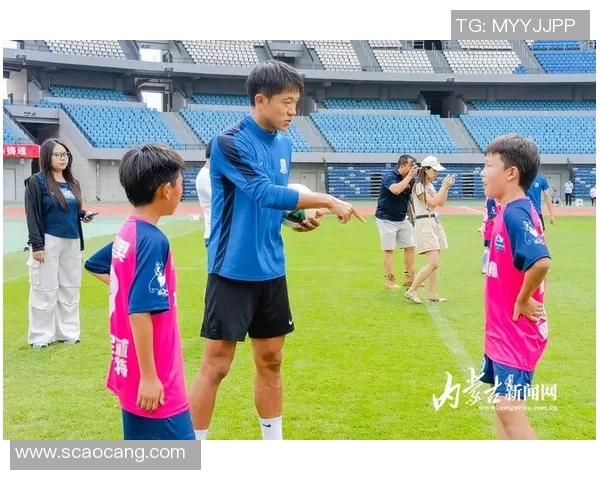 与足球巨星面对面畅谈梦想与挑战的精彩采访