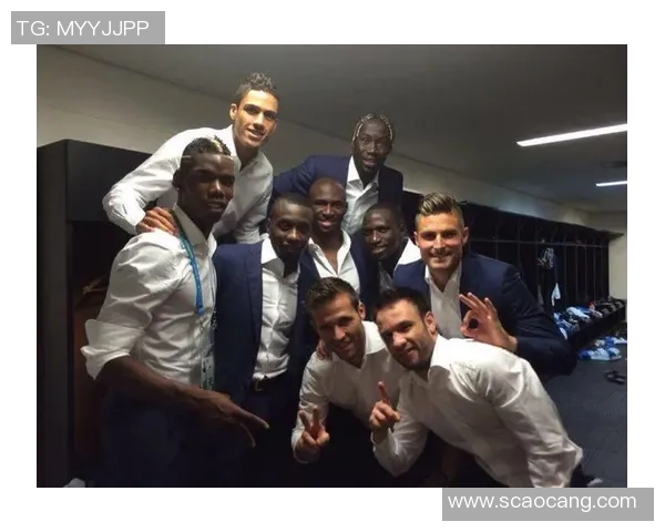 足球明星时尚搭配解析展现个性与风格的完美结合 足球明星时尚搭配解析展现个性与风格的完美结合