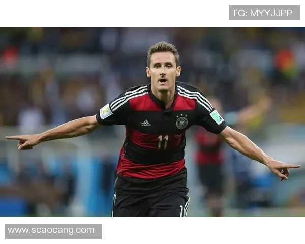 足球明星的辉煌历程与成就概述 足球明星的辉煌历程与成就概述